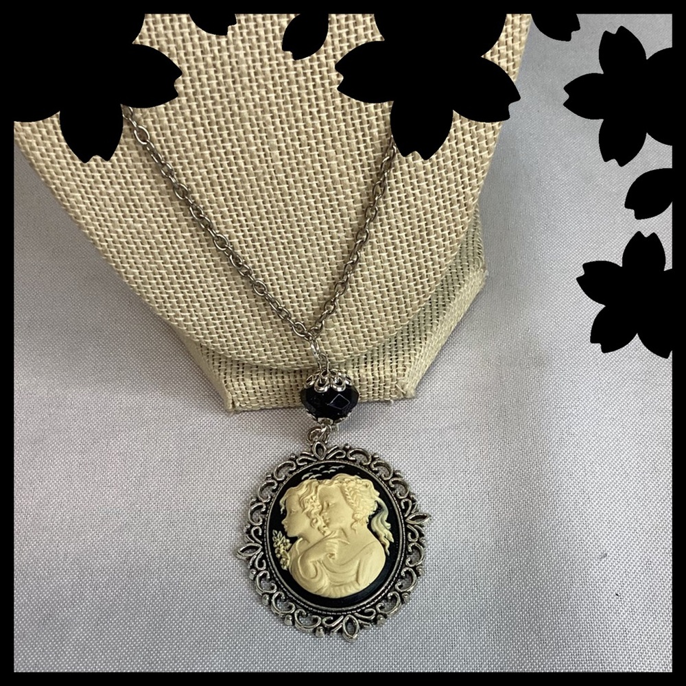 Vintage-Style Black and Ivory Cameo Pendant Necklace